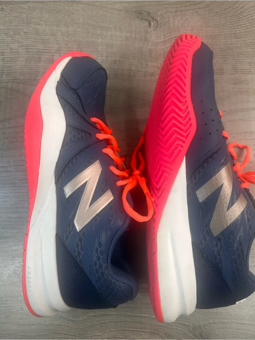 New Balance 696V4 Navy & Pink Running Sneakers Women’s Size 8.5